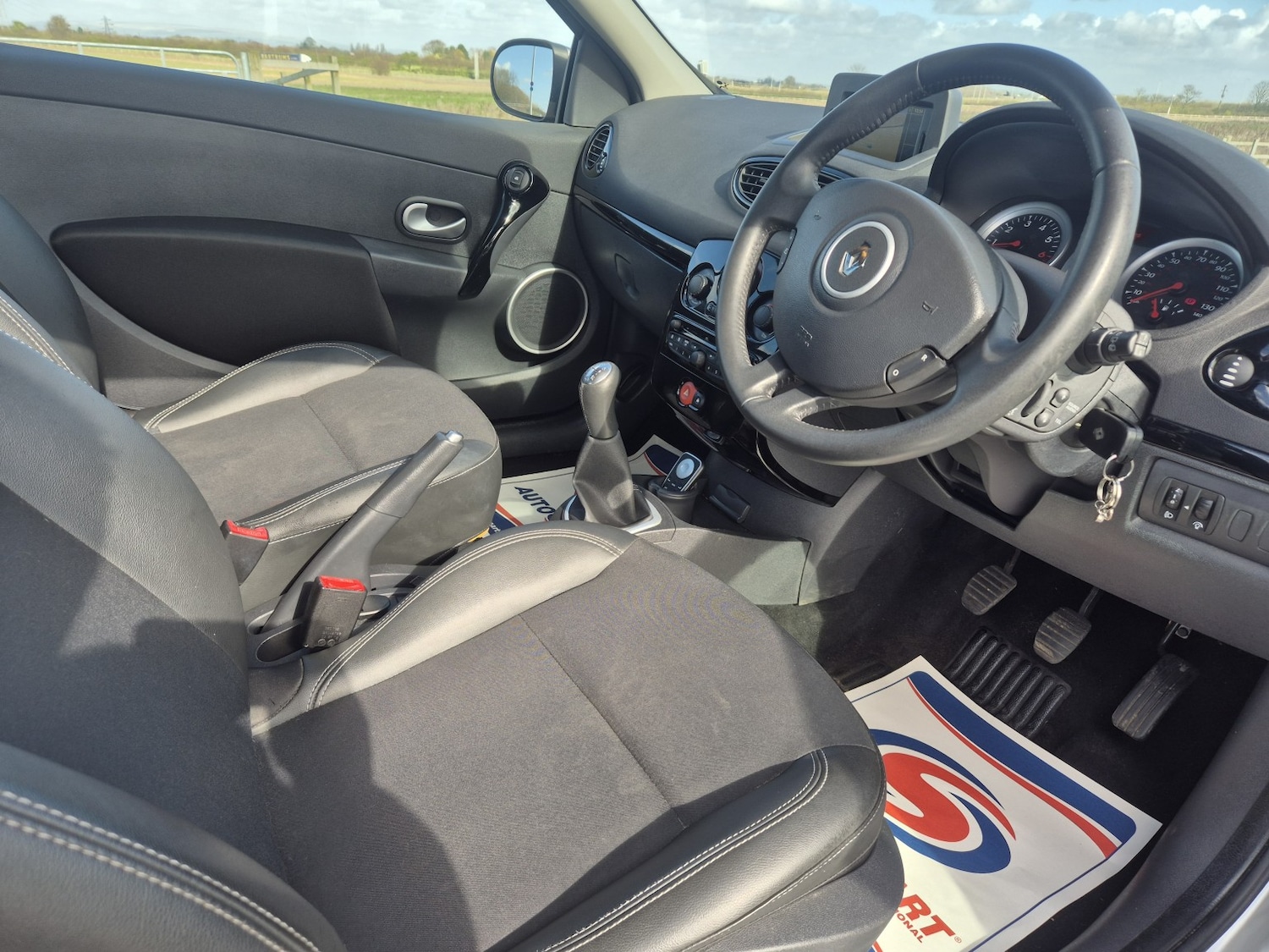 Used Renault Clio 2013 for sale - 77844904: Photo 12