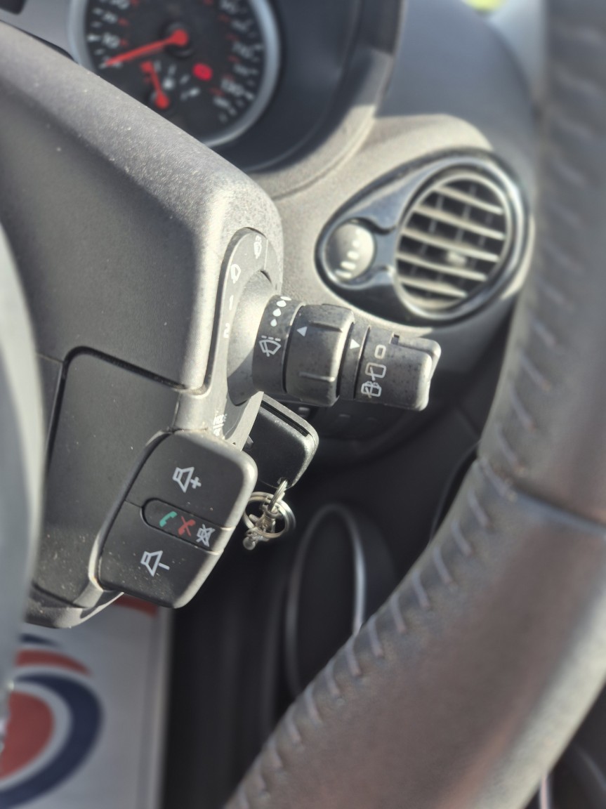 Used Renault Clio 2013 for sale - 77844904: Photo 15