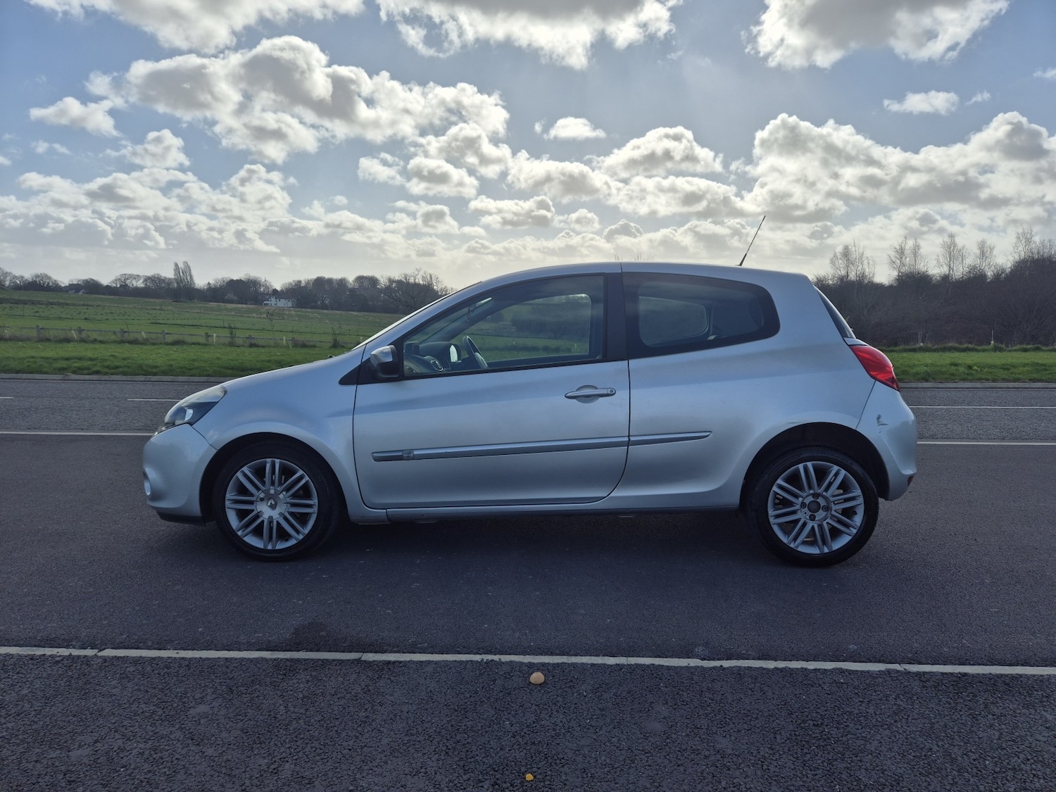Used Renault Clio 2013 for sale - 77844904: Photo 5