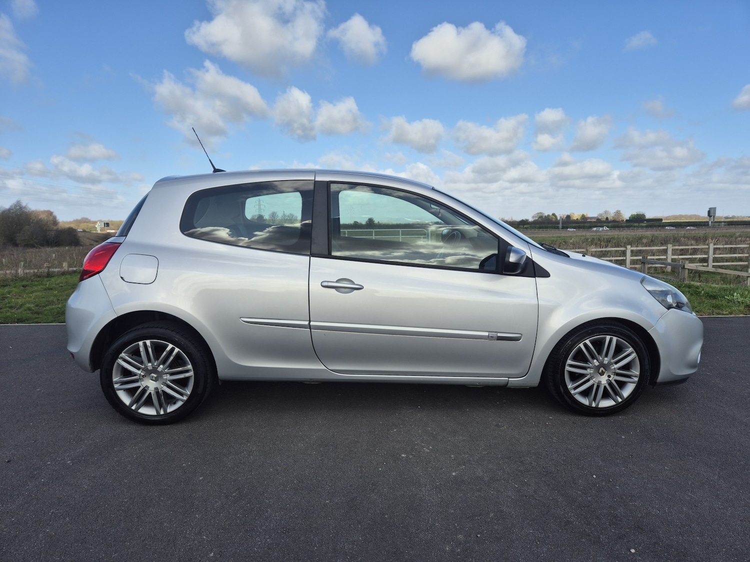 Used Renault Clio 2013 for sale - 77844904: Photo 7