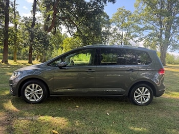 Used Volkswagen Touran 2019 for sale - 79325534: Photo