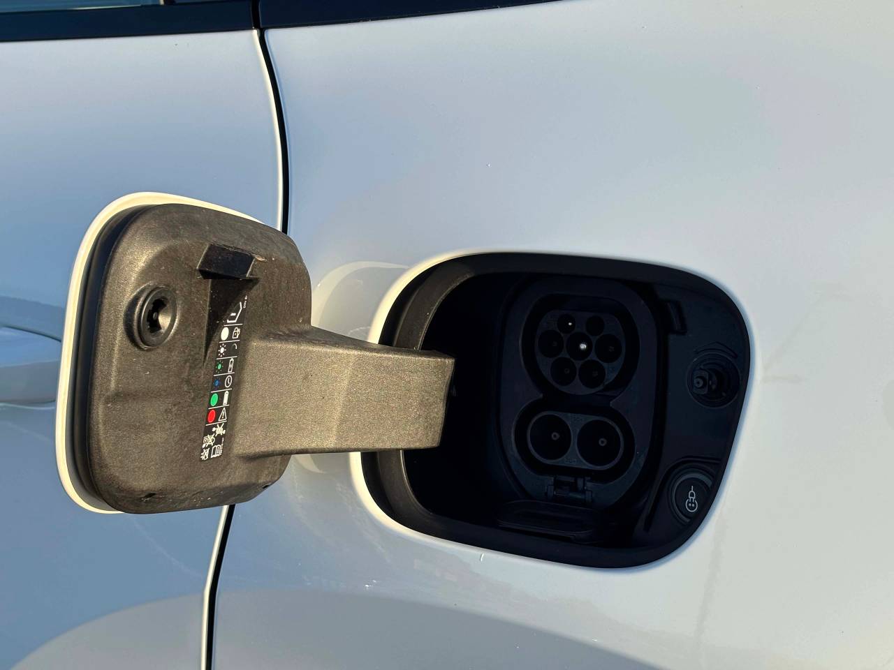 Used Porsche Macan 2024 for sale - 77177099: Photo 12