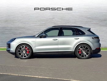 Used Porsche Cayenne 2024 for sale - 76111394: Photo 2