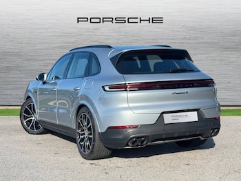 Used Porsche Cayenne 2024 for sale - 76111394: Photo 3