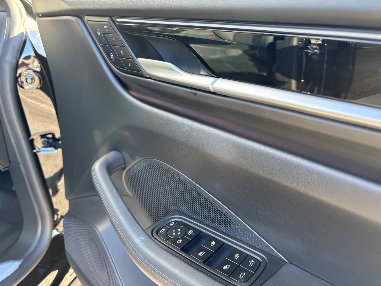 Used Porsche Macan 2025 for sale - 77565373: Photo 29