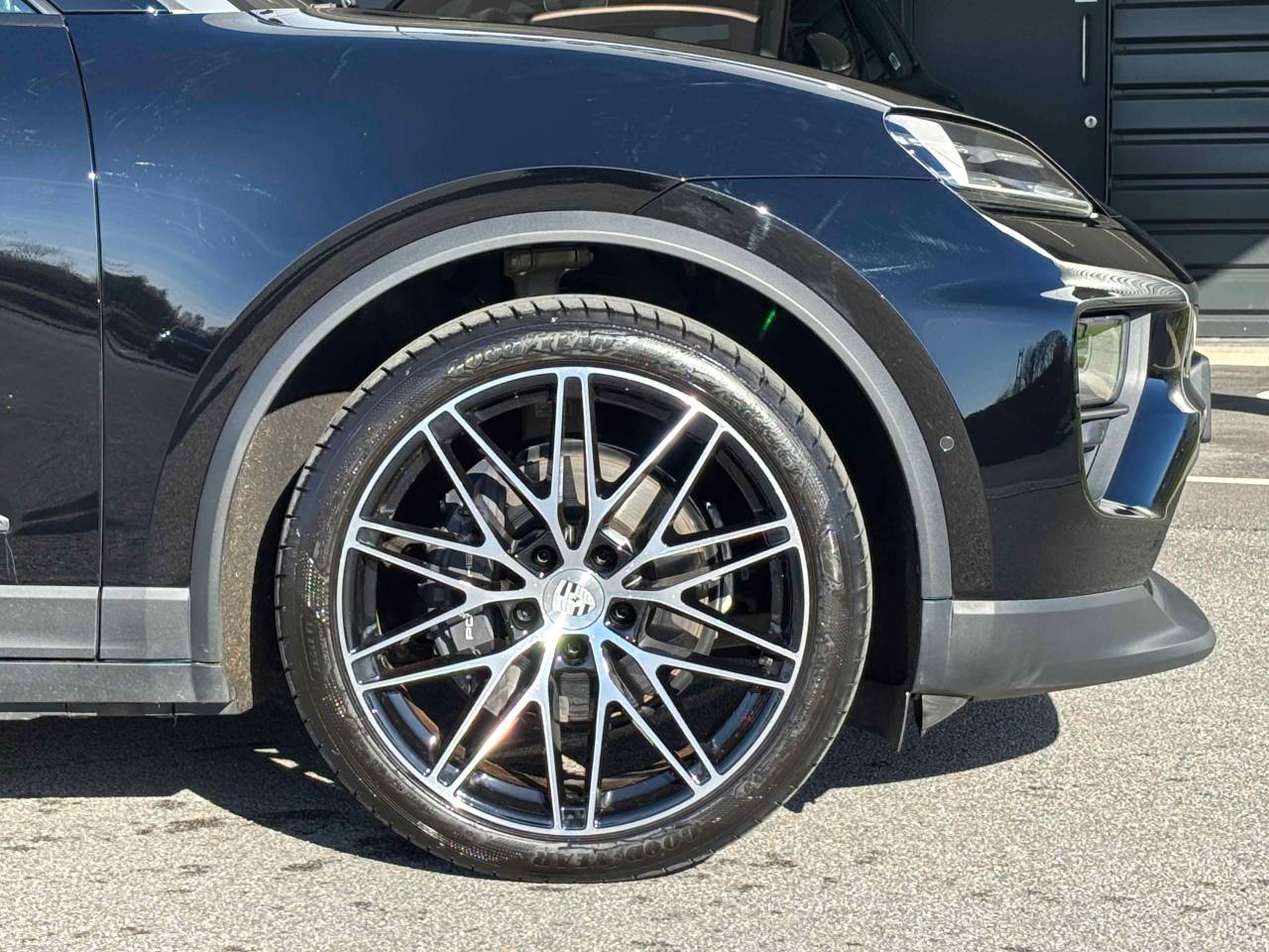 Used Porsche Macan 2025 for sale - 77565373: Photo 35