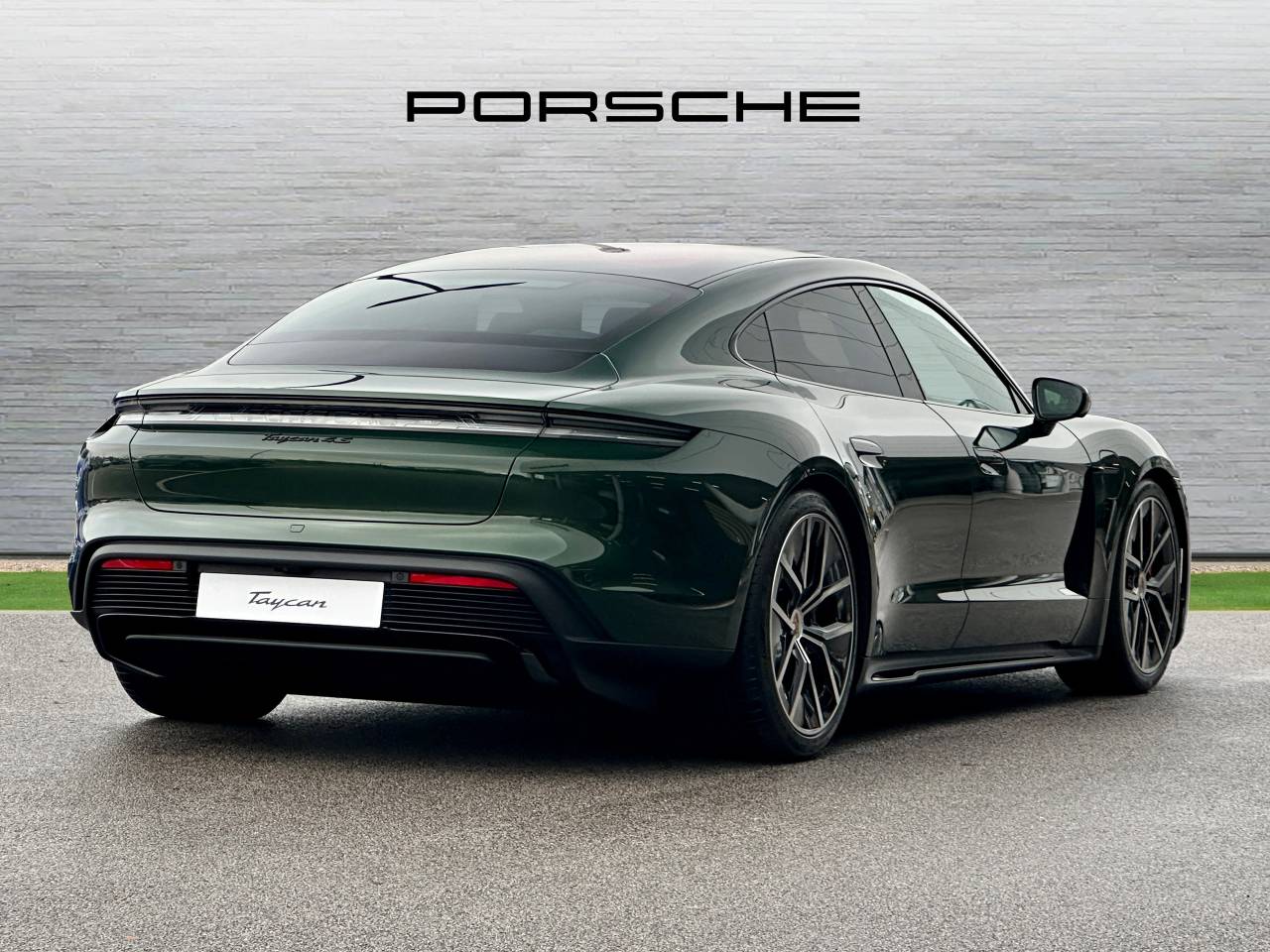 Used Porsche Taycan 2025 for sale - 77176610: Photo 3