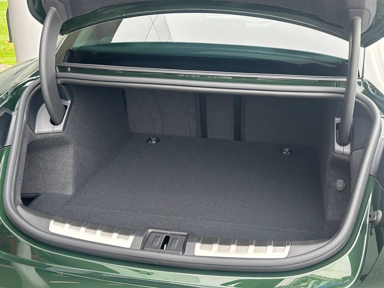 Used Porsche Taycan 2025 for sale - 77176610: Photo 30