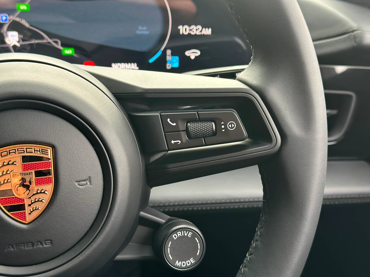 Used Porsche Taycan 2025 for sale - 77176610: Photo 39