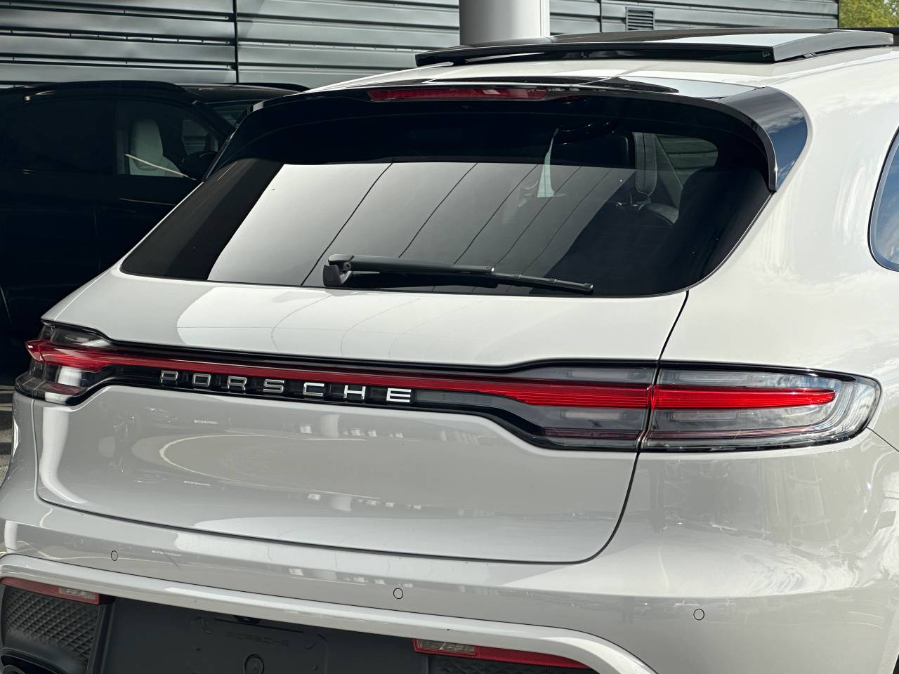Used Porsche Macan 2023 for sale - 76154296: Photo 16