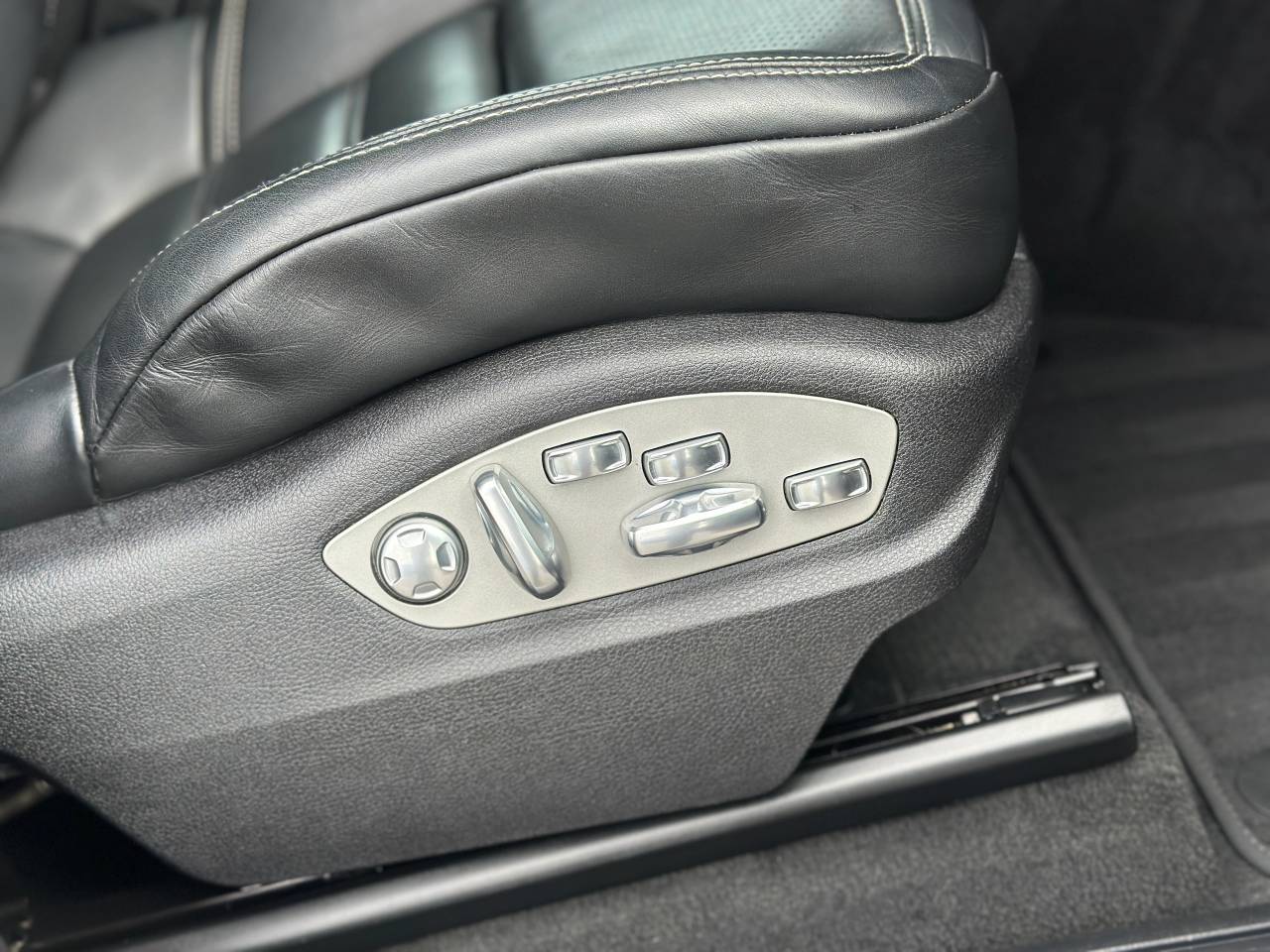 Used Porsche Macan 2023 for sale - 76154296: Photo 20