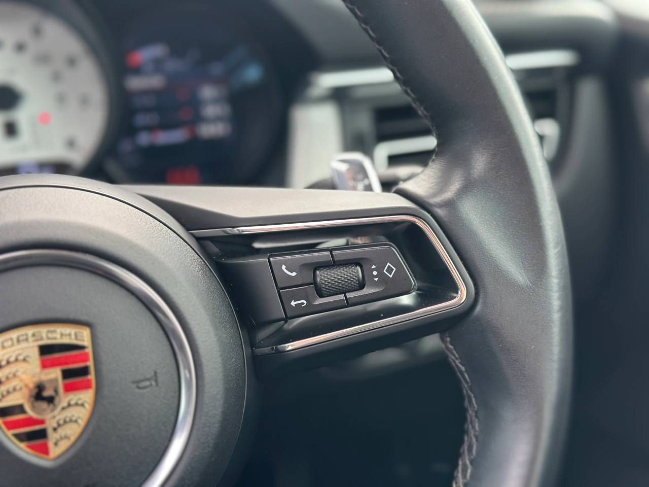 Used Porsche Macan 2023 for sale - 76154296: Photo 21