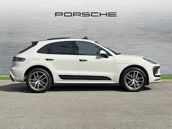 Used Porsche Macan 2023 for sale - 76154296: Photo 2