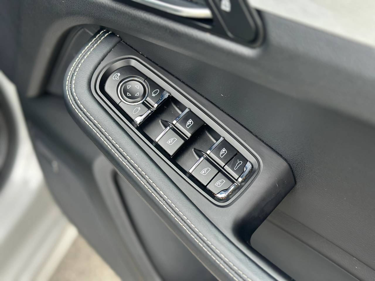 Used Porsche Macan 2023 for sale - 76154296: Photo 31