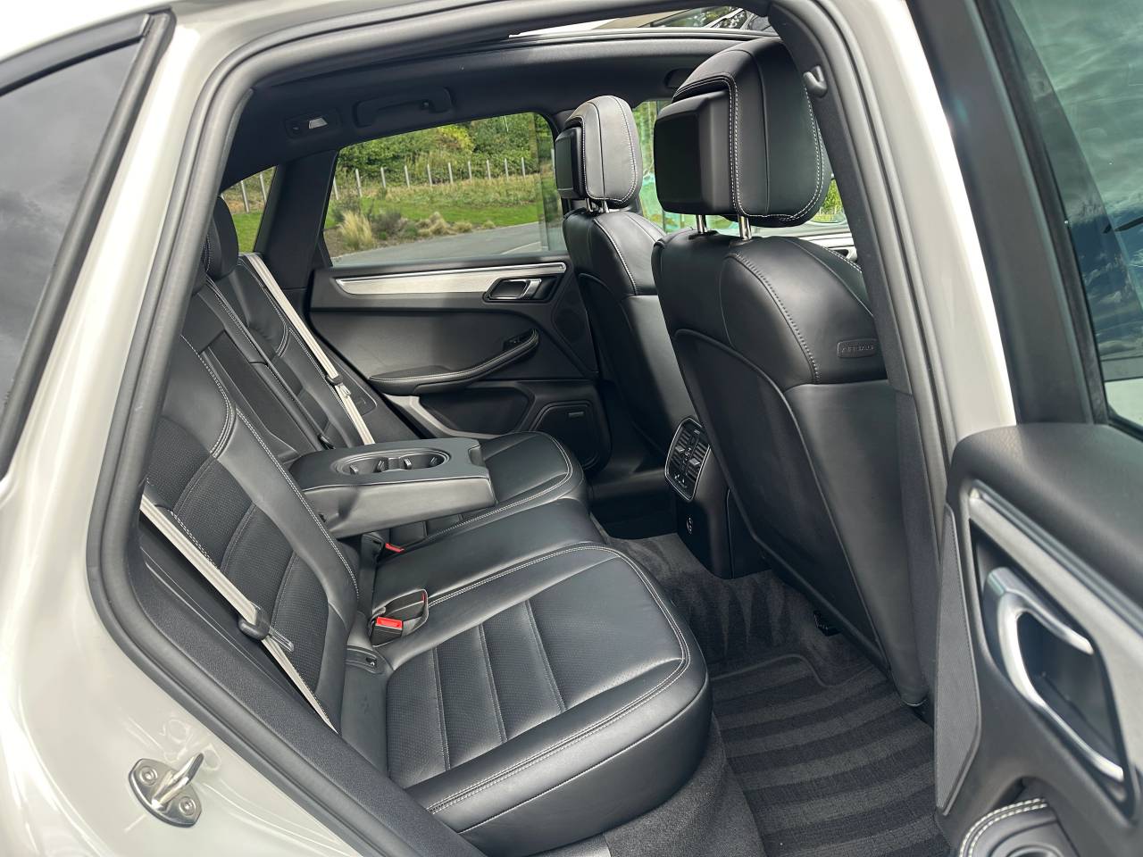 Used Porsche Macan 2023 for sale - 76154296: Photo 37