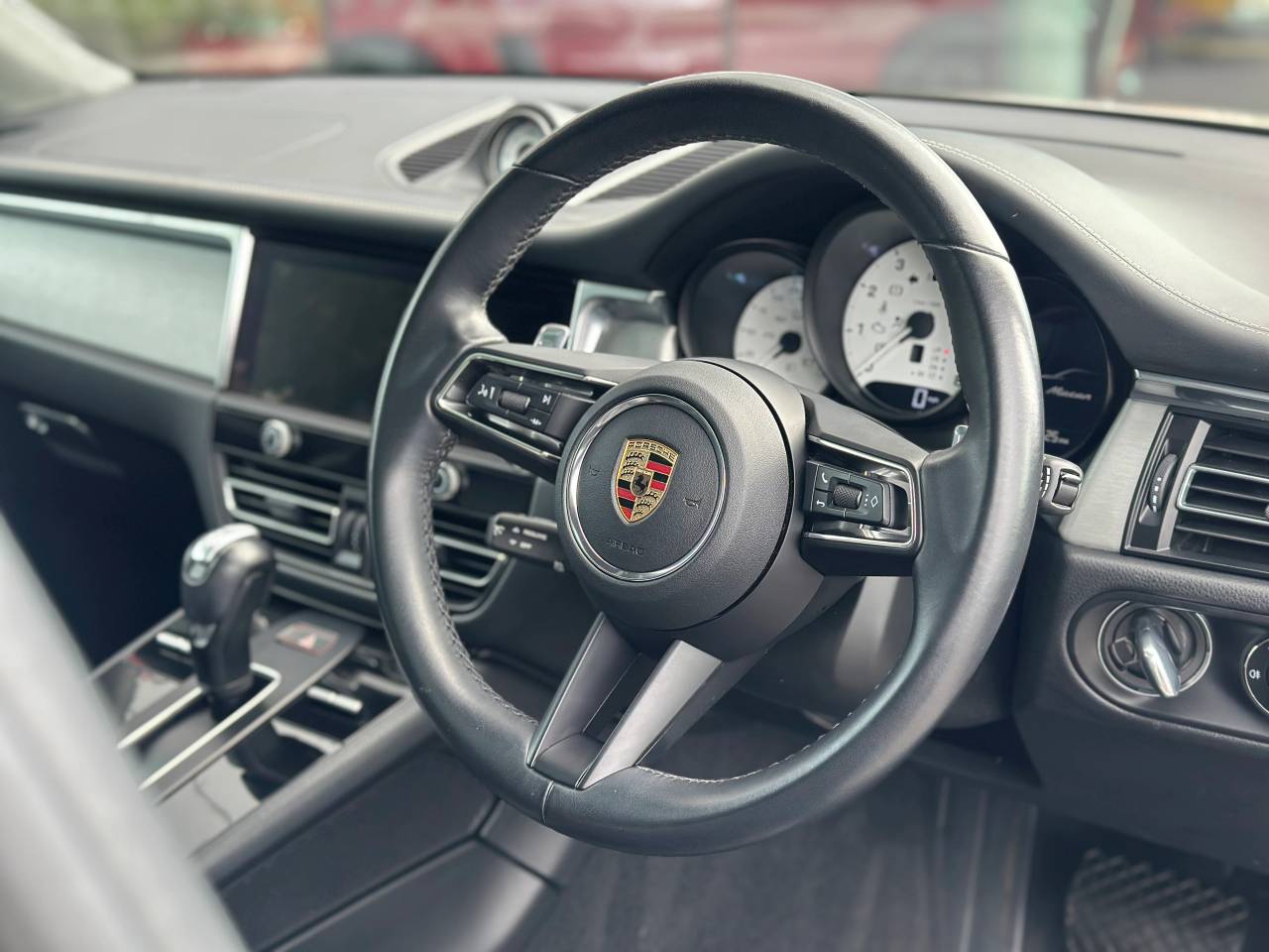 Used Porsche Macan 2023 for sale - 76154296: Photo 9