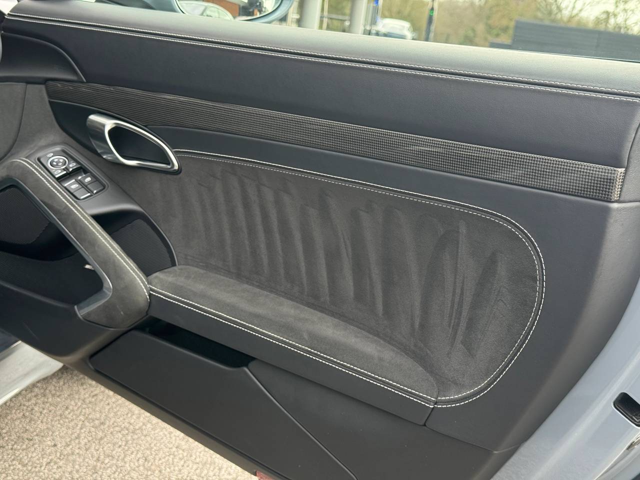 Used Porsche Cayman 2023 for sale - 77926885: Photo 28