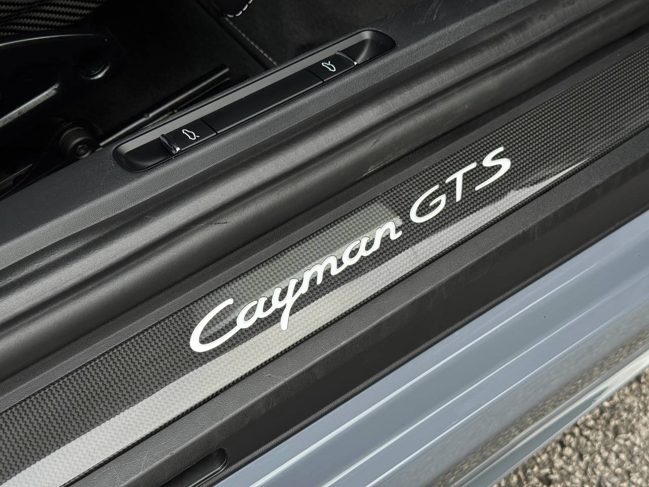 Used Porsche Cayman 2023 for sale - 77926885: Photo 30