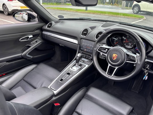 Used Porsche Boxster 2018 for sale - 76216688: Photo 4