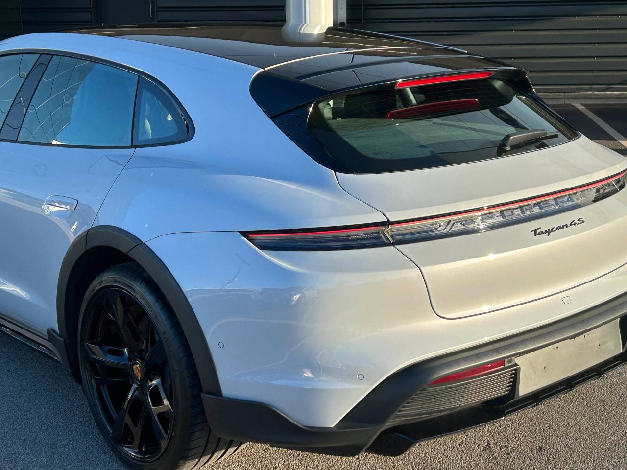 Used Porsche Taycan 2023 for sale - 77177551: Photo 15