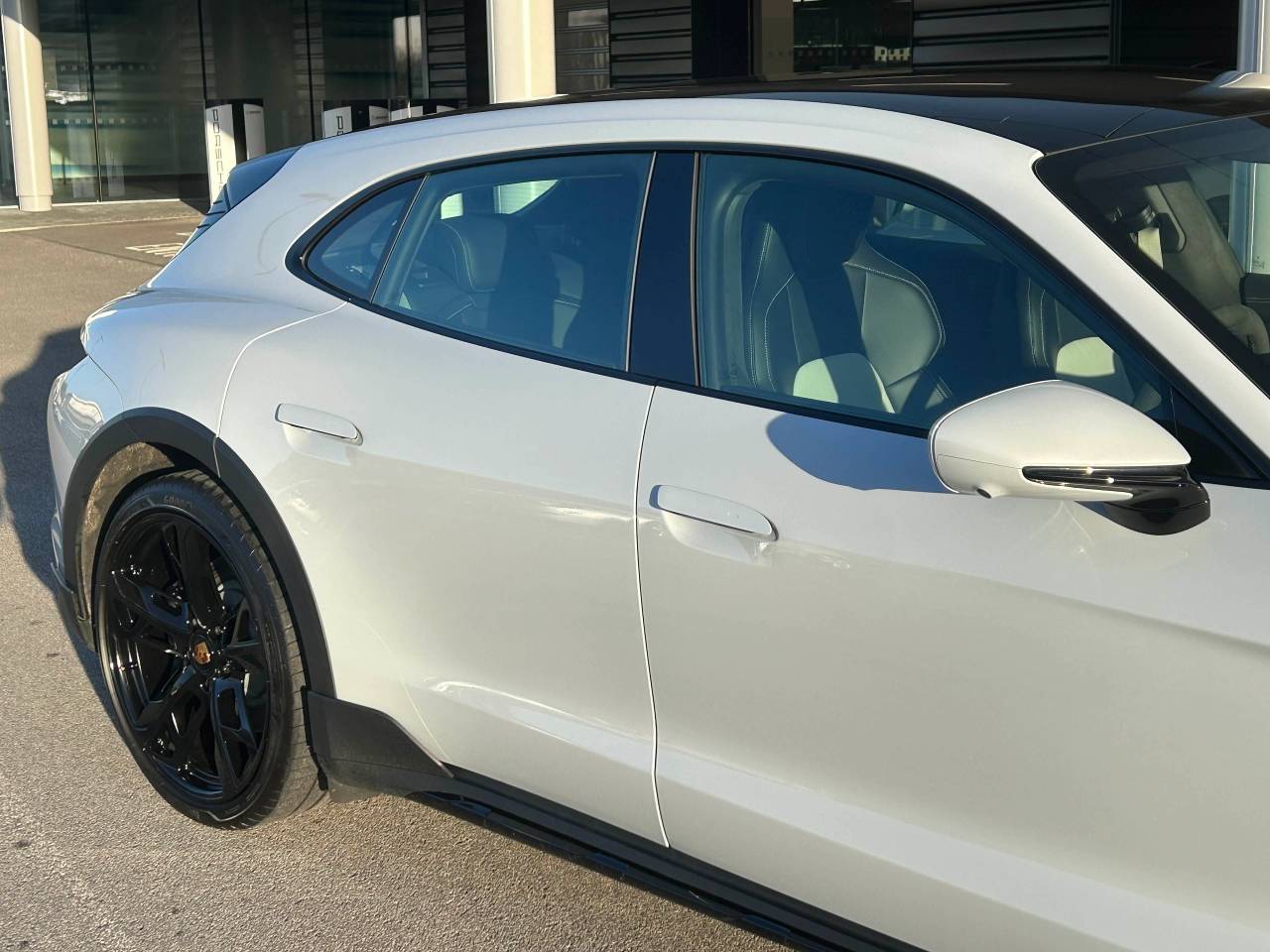 Used Porsche Taycan 2023 for sale - 77177551: Photo 17