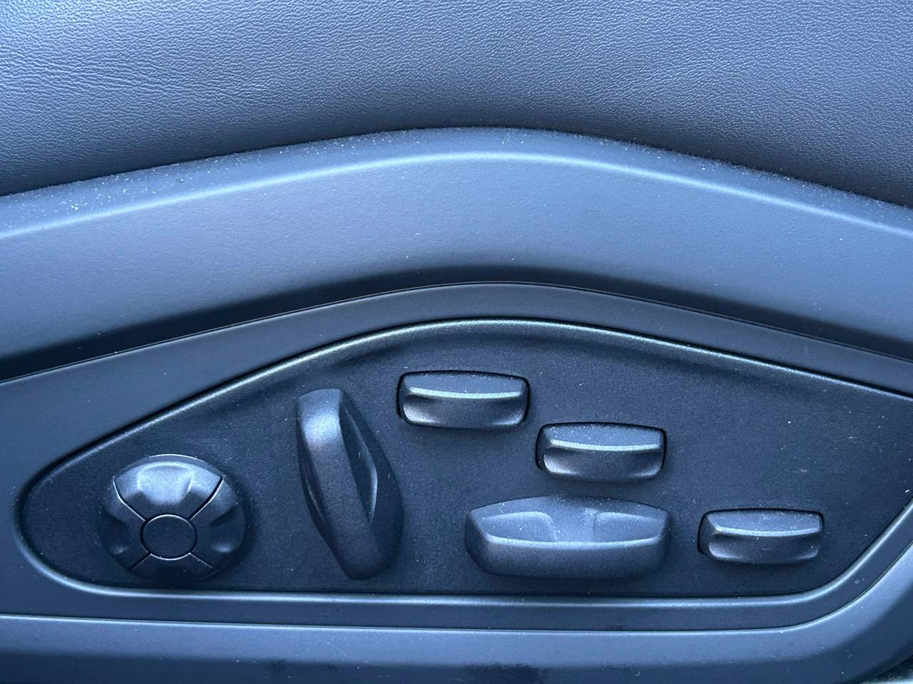 Used Porsche Taycan 2023 for sale - 77177551: Photo 25