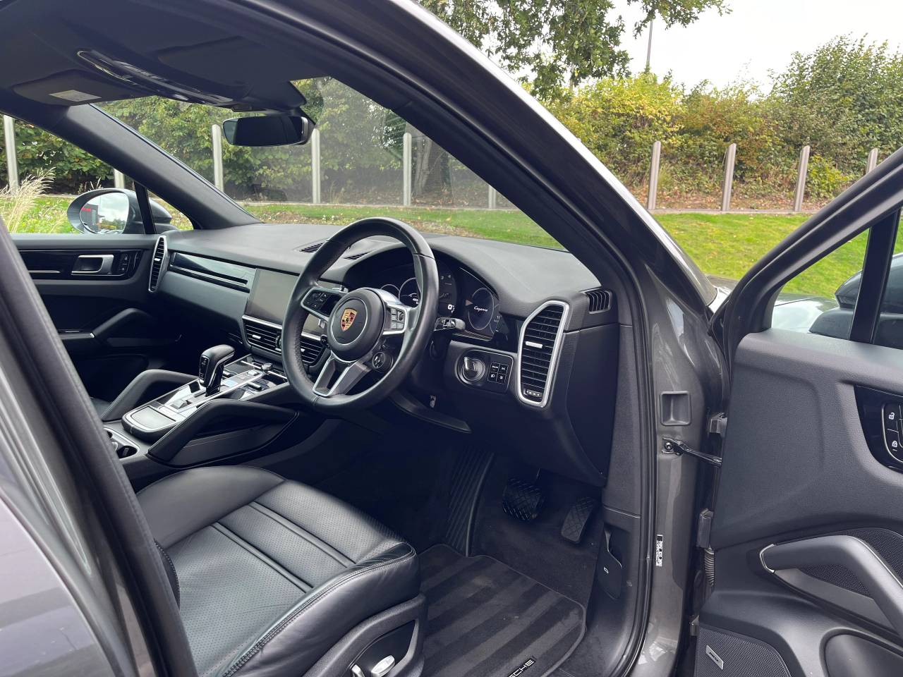 Used Porsche Cayenne 2020 for sale - 77177001: Photo 4