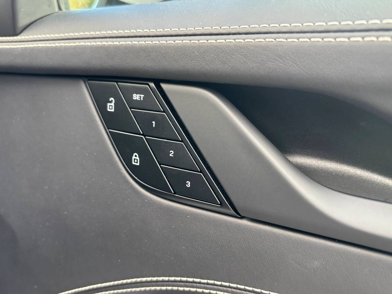 Used Porsche 911 2024 for sale - 76372401: Photo 24