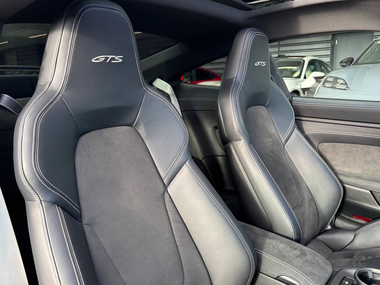 Used Porsche 911 2024 for sale - 76372401: Photo 52