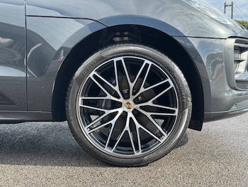 Used Porsche Macan 2023 for sale - 75814288: Photo