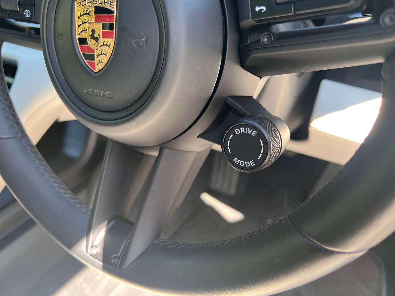Used Porsche Taycan 2023 for sale - 76110623: Photo 25
