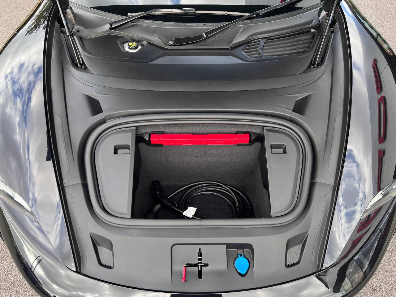 Used Porsche Taycan 2023 for sale - 76110623: Photo 37