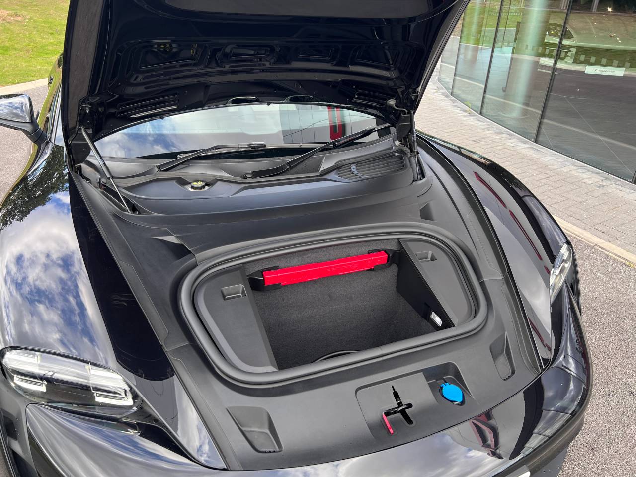 Used Porsche Taycan 2023 for sale - 76110623: Photo 43