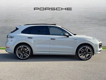 Used Porsche Cayenne 2022 for sale - 77176552: Photo