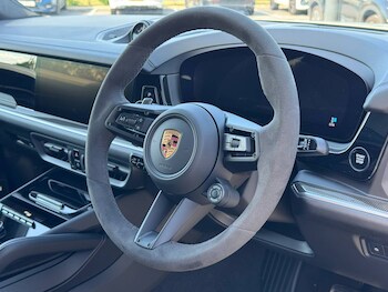 Used Porsche Cayenne 2025 for sale - 77177009: Photo