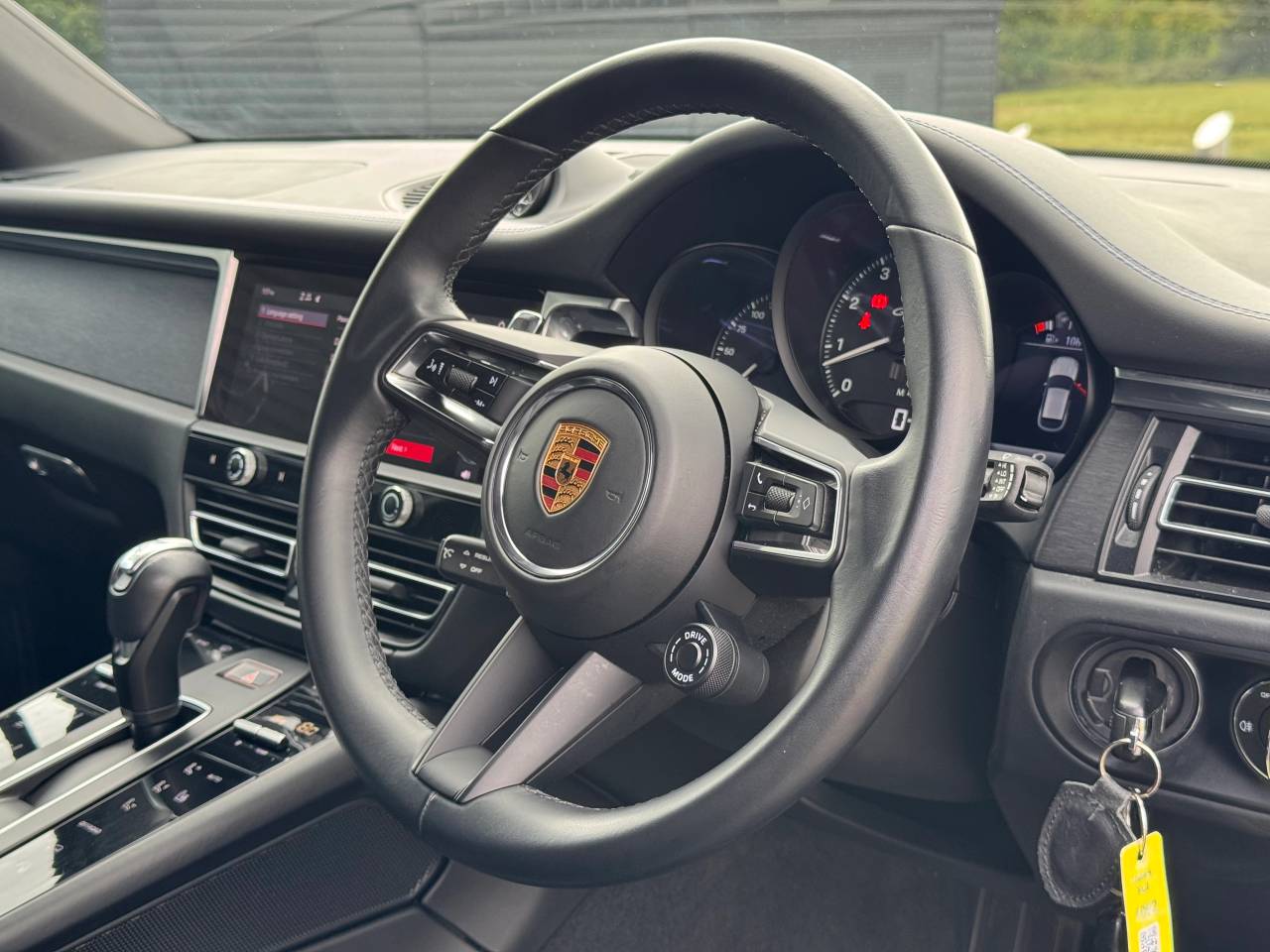 Used Porsche Macan 2022 for sale - 76110483: Photo 10
