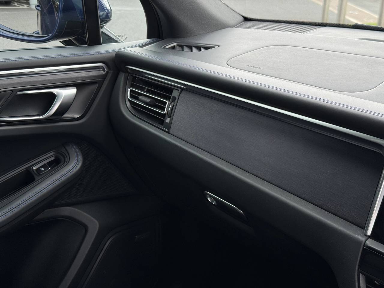 Used Porsche Macan 2022 for sale - 76110483: Photo 31