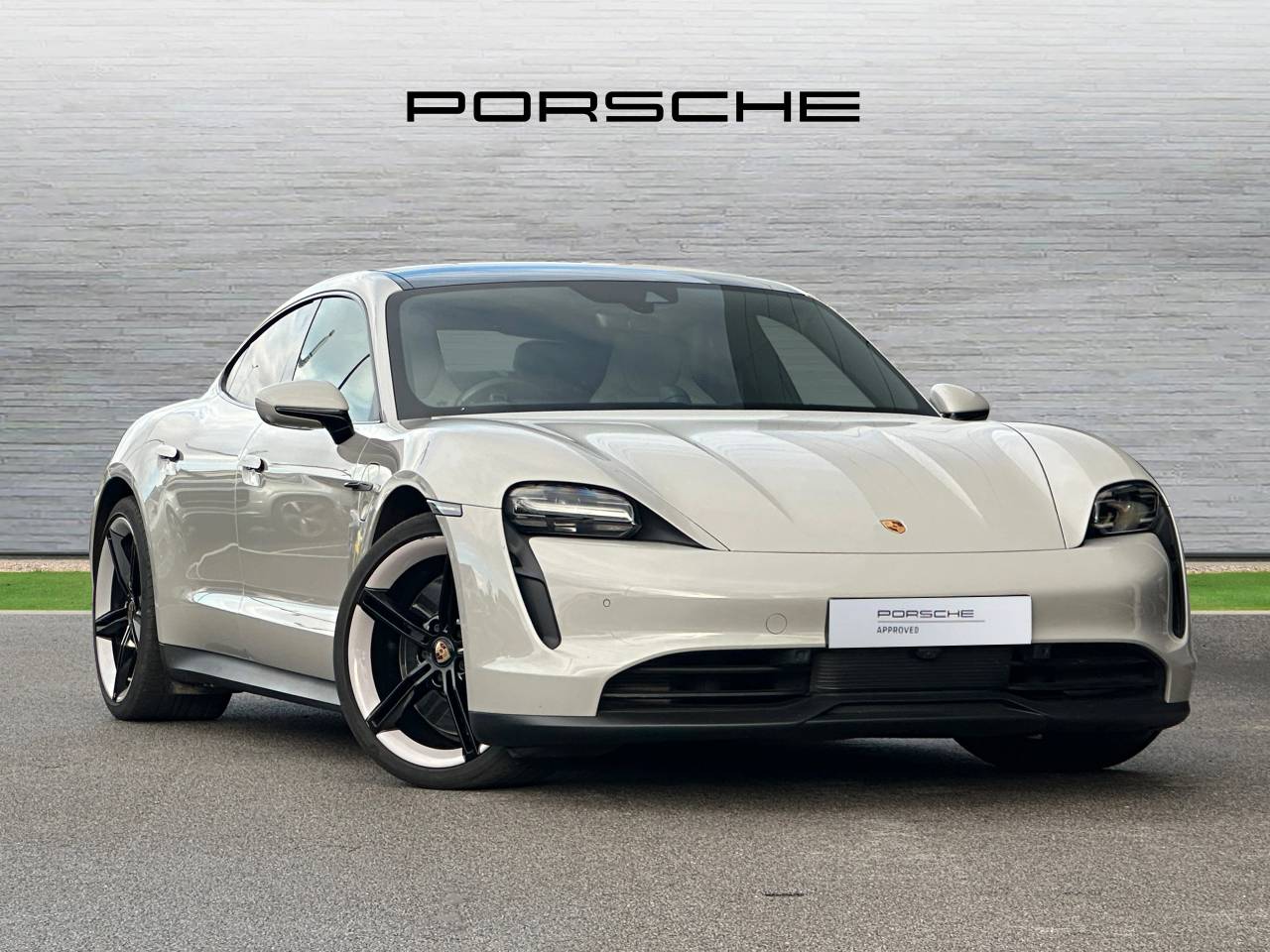 Used Porsche Taycan 2021 for sale - 76625089: Photo 1
