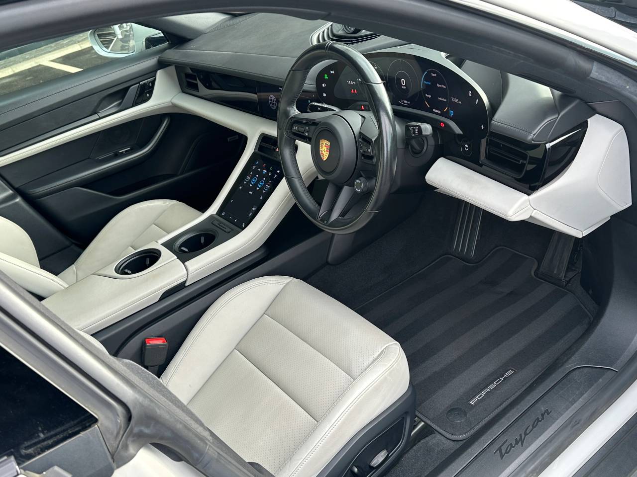 Used Porsche Taycan 2021 for sale - 76625089: Photo 4