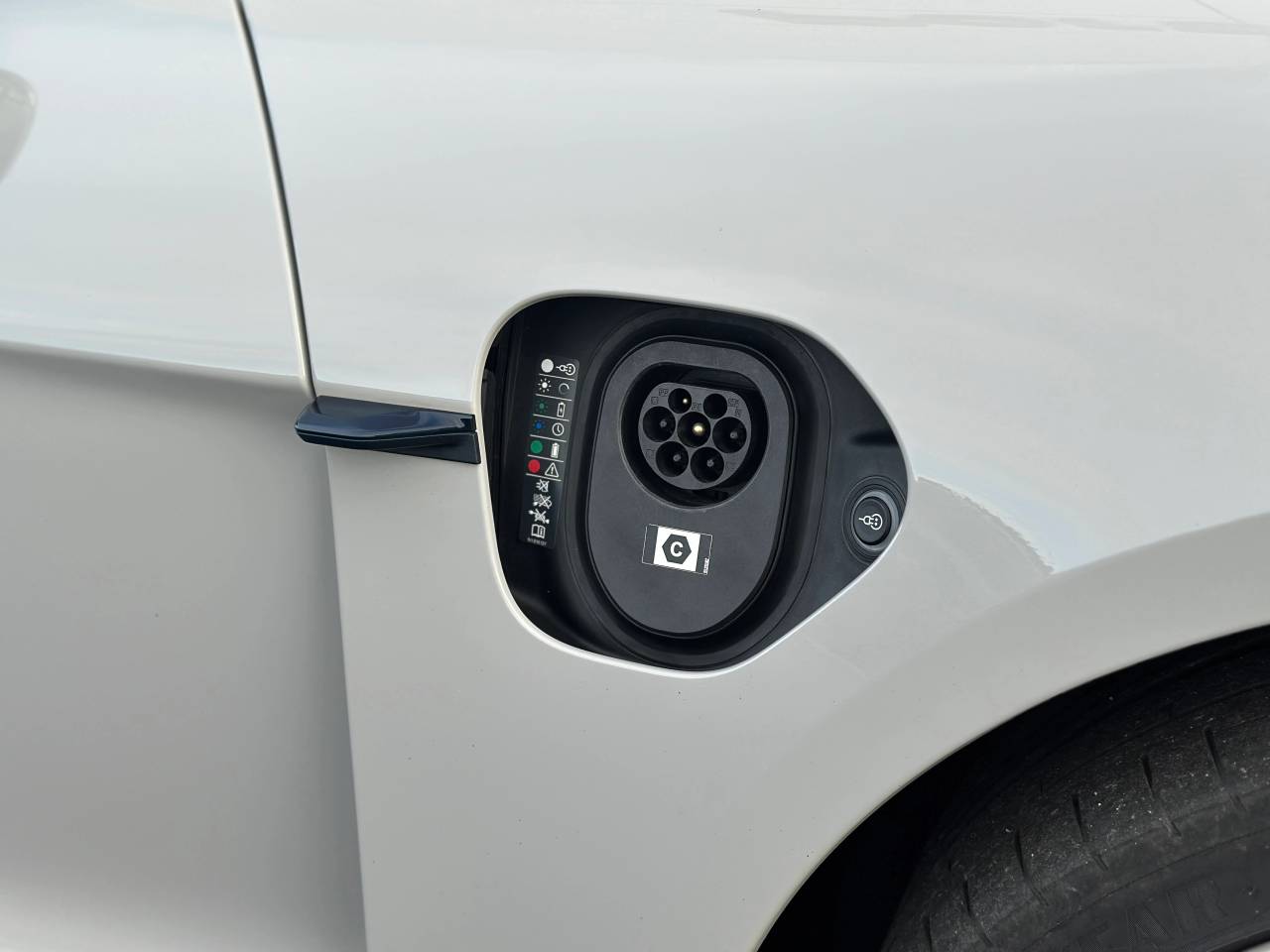 Used Porsche Taycan 2021 for sale - 76625089: Photo 8