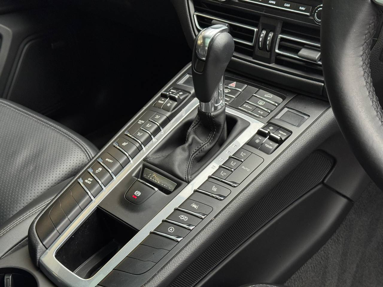 Used Porsche Macan 2021 for sale - 77388422: Photo 18