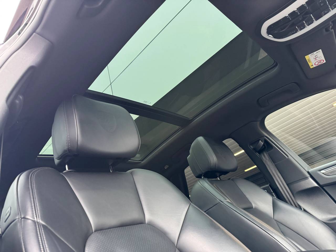 Used Porsche Macan 2021 for sale - 77388422: Photo 19