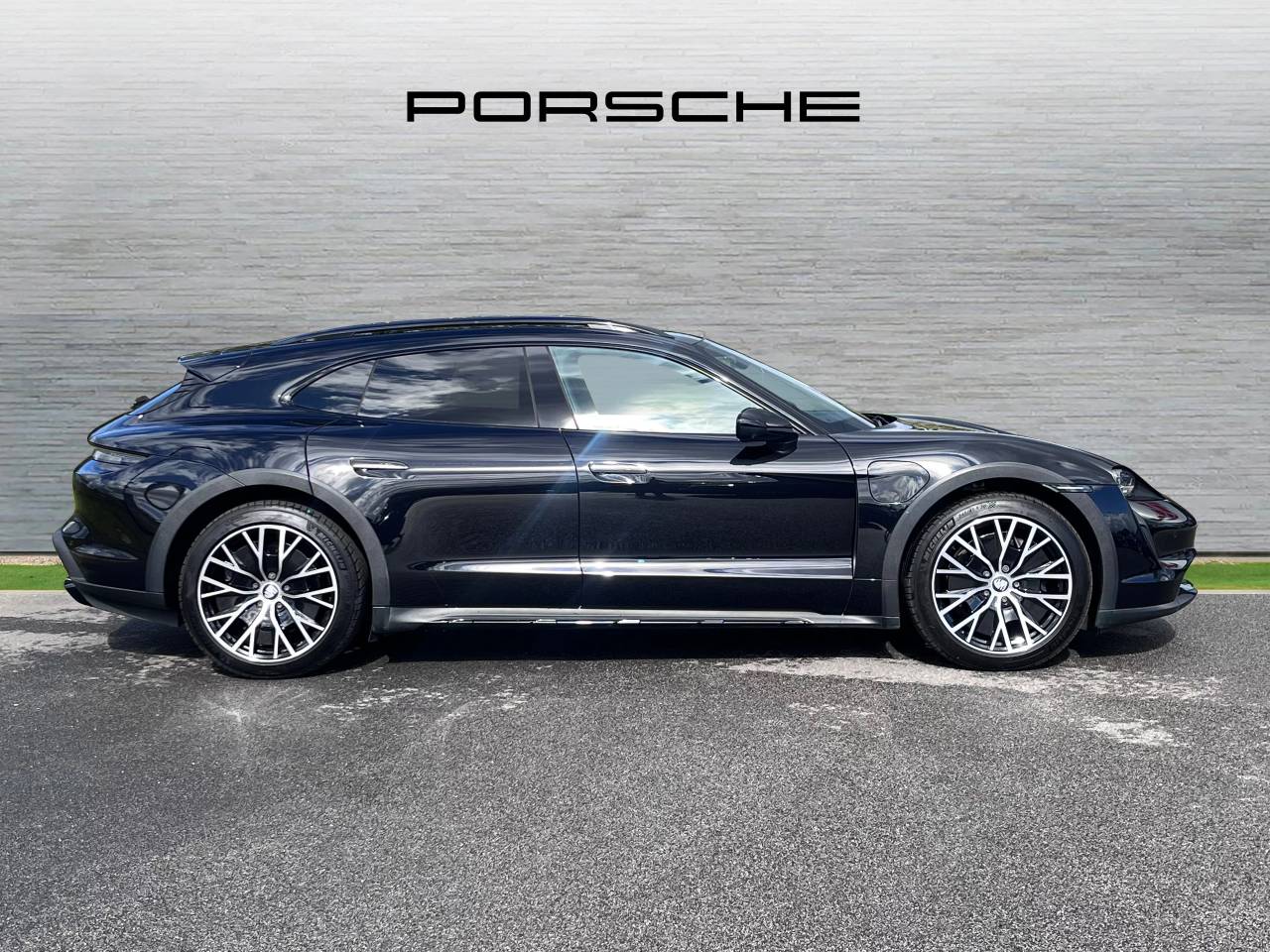 Used Porsche Taycan 2022 for sale - 76110465: Photo 17