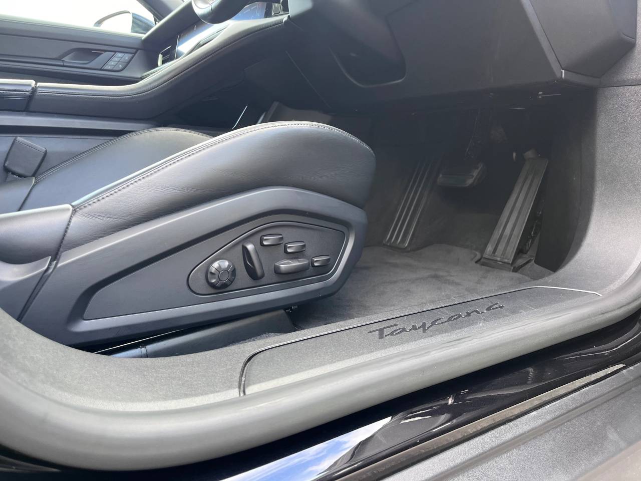 Used Porsche Taycan 2022 for sale - 76110465: Photo 23