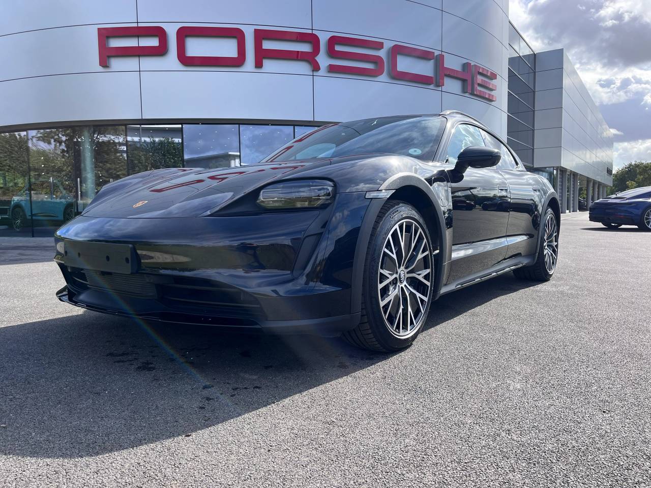 Used Porsche Taycan 2022 for sale - 76110465: Photo 6