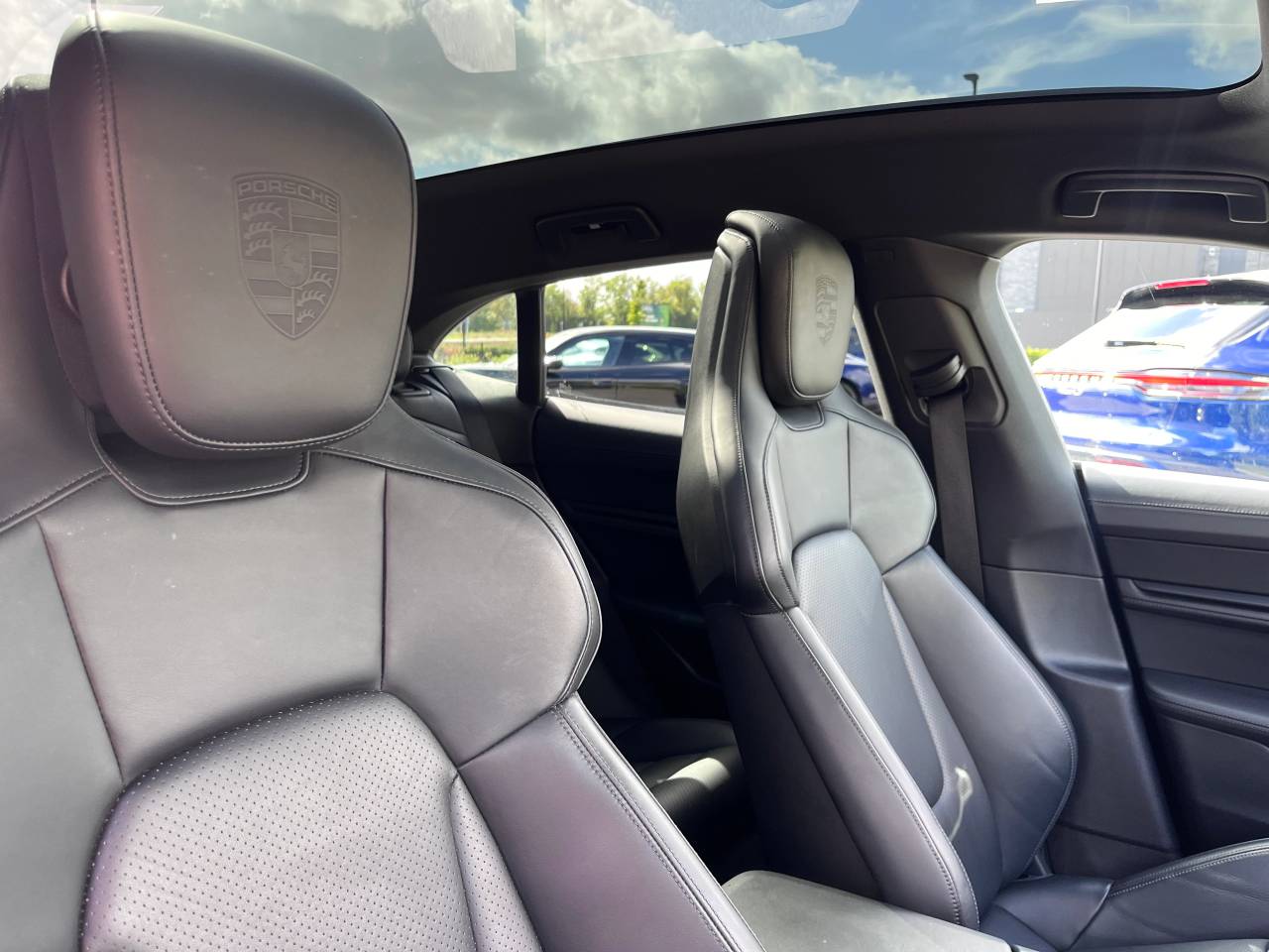 Used Porsche Taycan 2022 for sale - 76110465: Photo 8