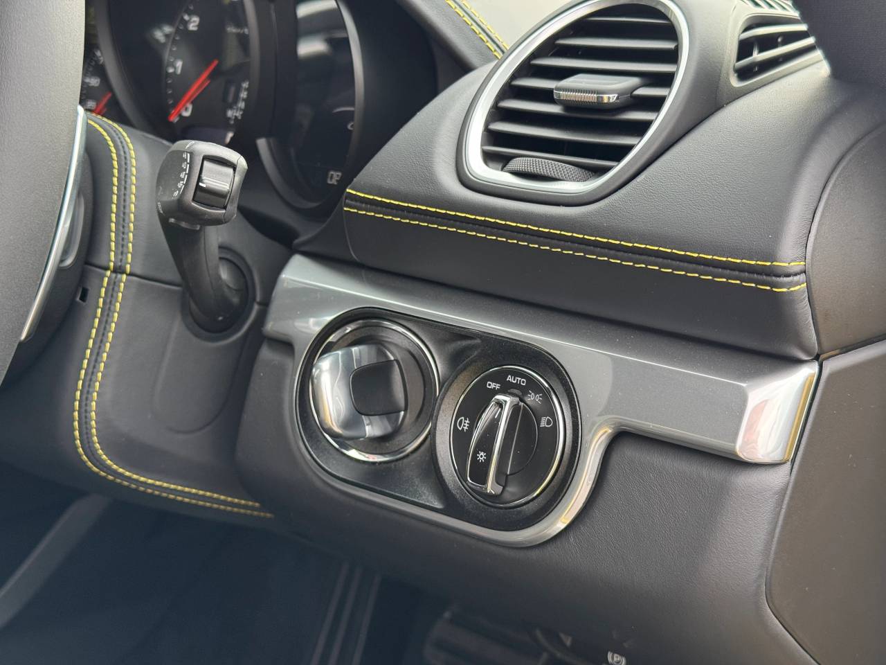 Used Porsche Cayman 2025 for sale - 77177606: Photo 29