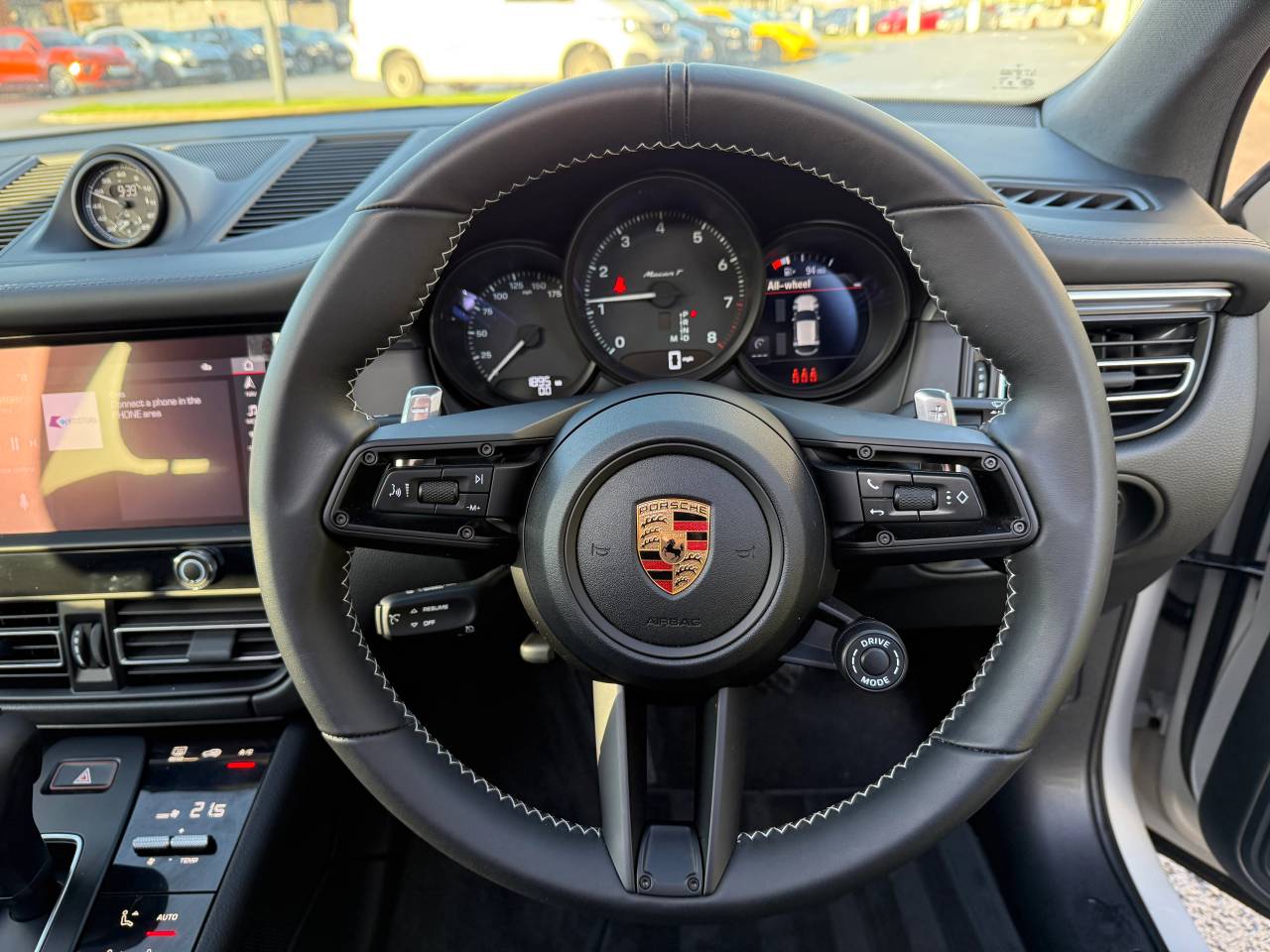 Used Porsche Macan 2025 for sale - 76609252: Photo 21