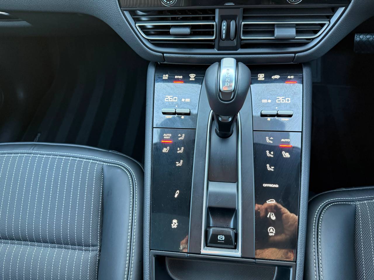 Used Porsche Macan 2025 for sale - 76609252: Photo 25