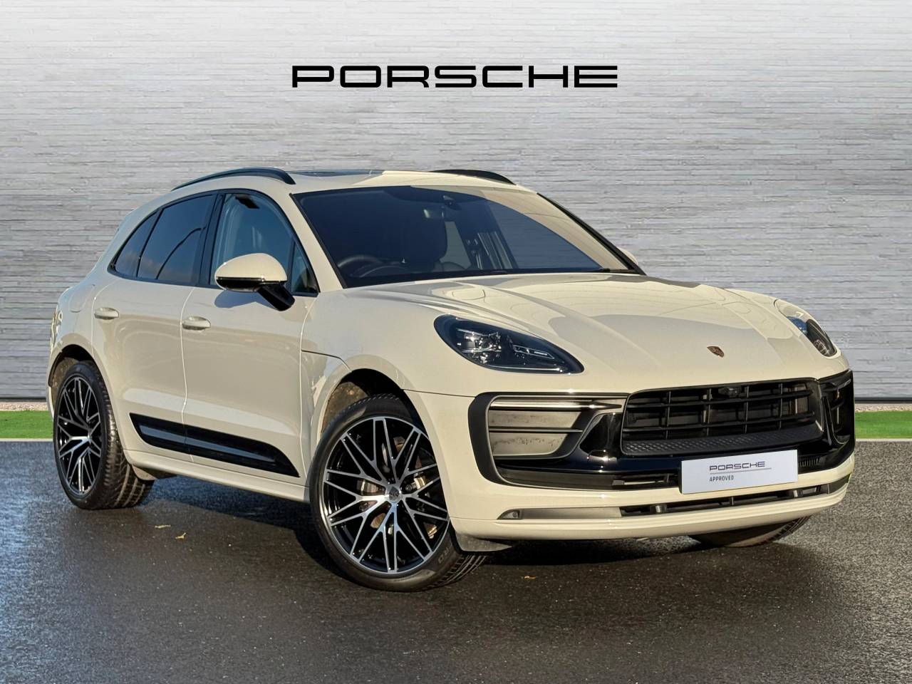 Used Porsche Macan 2025 for sale - 76609252: Photo 31
